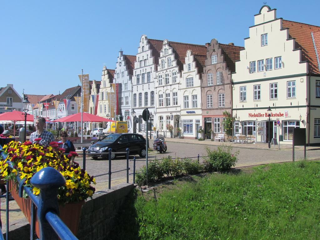 Apartments im Froschhaus mit Frühstücksküchen Friedrichstadt Exterior foto